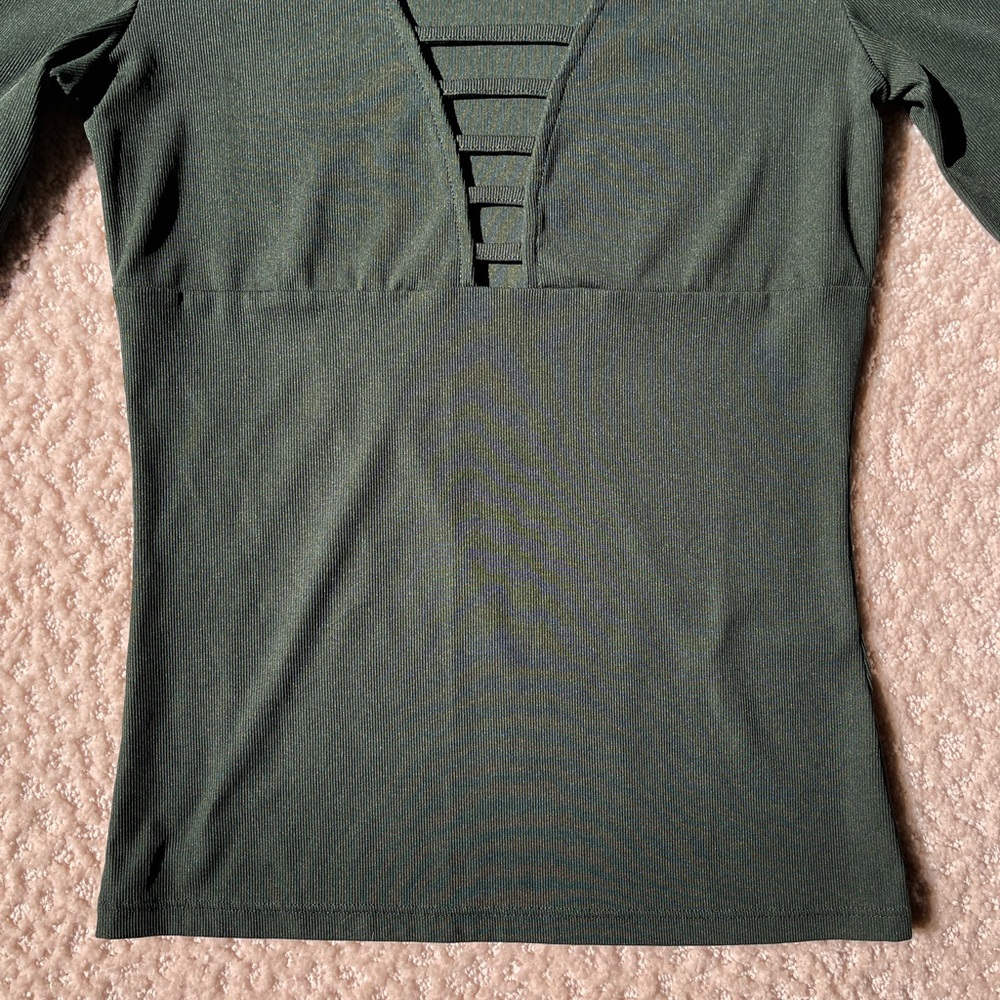 H&M Deep V Top - Picture 7 of 12